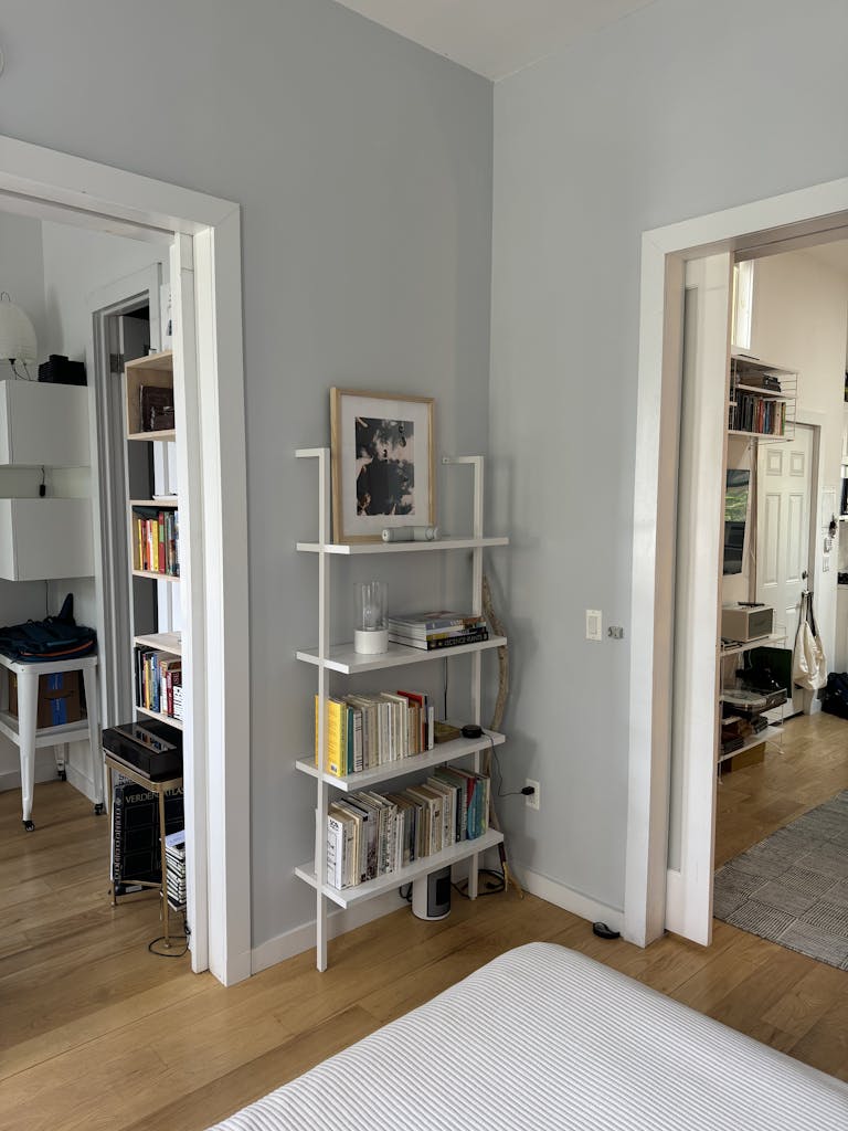 Bright and quiet Williamsburg 1.5 BR, minutes from subway Listings