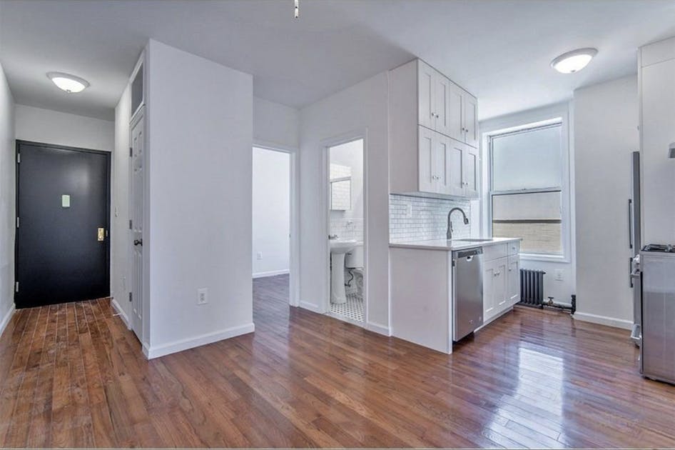 ONE Room Available in THREE Bedroom Apartment in Sunset Park Listings