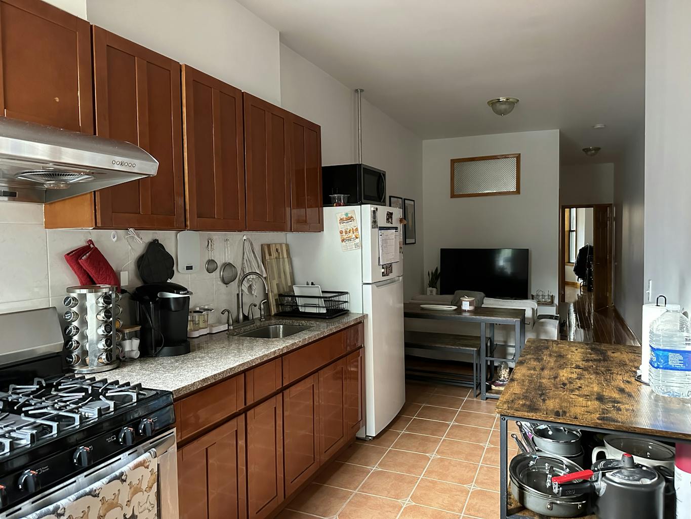 Large 2 Bedroom W Office ~30 Min To Lower Manhattan 