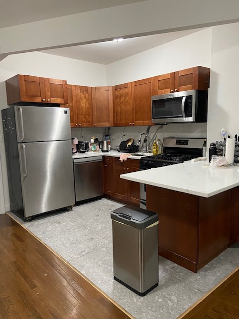 Great room in Astoria, Queens $1000 per month | Listings Project