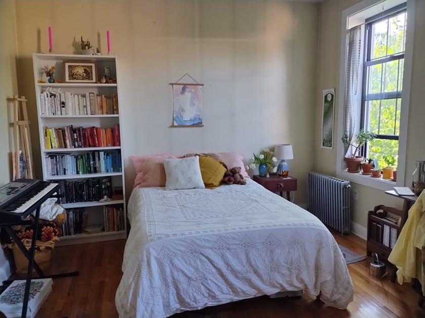 Sunny, spacious room in Crown Heights Listings Project