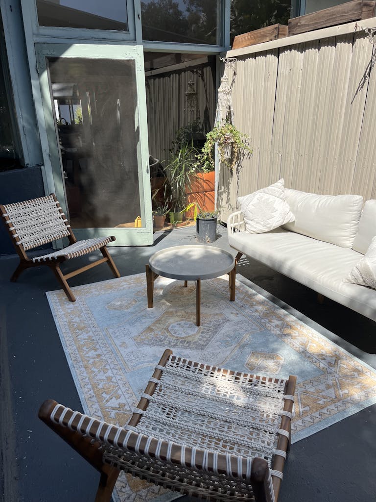 Peaceful Midcentury Apartment in LA for Sublet anytime October 412